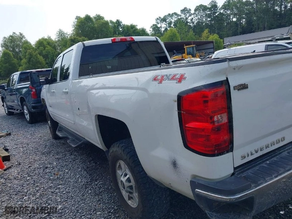 2015 Chevrolet Silverado 2500HD LT with VIN 1GC1KVEG4FF537980, listed as a IAAI auction lot 40108923 with 127,627 mi miles. Bid and sale history available at carsss.com. Image 15.