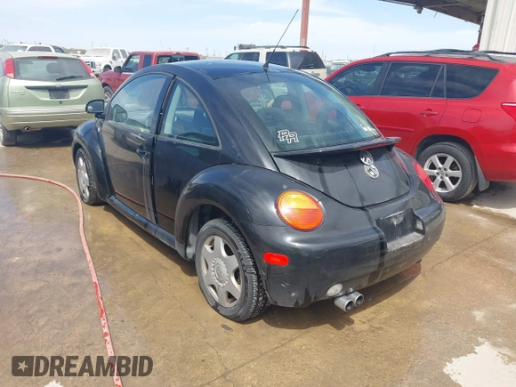 1999 Volkswagen Beetle GLS z VIN 3VWCA21C2XM404338, wystawiony jako IAAI lot #41606143 z przebiegiem 192 205 mil mil oraz . Historia ofert i sprzedaży dostępna na DreamBid. Obrazek 3.