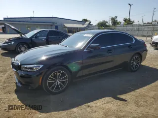 2020 BMW 3 Series 330i xDrive z VIN 3MW5R7J09L8B21085, wystawiony jako Copart lot #60567455 z przebiegiem 86 429 mil mil oraz Szkoda całkowita • Salvage title. Historia ofert i sprzedaży dostępna na DreamBid. Obrazek 1.