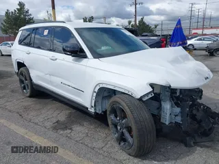 2023 Jeep Grand Cherokee Altitude z VIN 1C4RJKAG0P8855367, wystawiony jako IAAI lot #41788741 z przebiegiem 25 338 mil mil oraz . Historia ofert i sprzedaży dostępna na DreamBid. Obrazek 1.