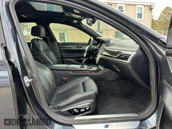 2017 BMW 7 Series with VIN WBA7F2C38HG422936, listed as a Copart auction lot 44996865 with 84,597 mi miles and Clean Title. Bid and sale history available at DreamBid. Image 8.