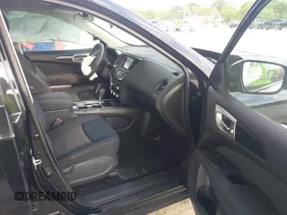 2017 Nissan Pathfinder Platinum with VIN 5N1DR2MNXHC674963, listed as a IAAI auction lot 42018257 with 77,305 mi miles. Bid and sale history available at carsss.com. Image 5.