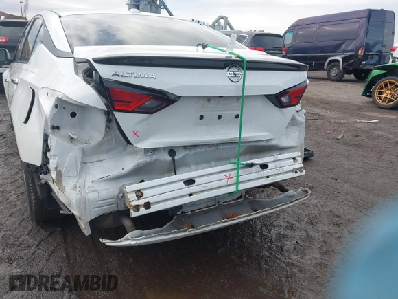 2019 Nissan Altima S with VIN 1N4BL4BVXKC159535, listed as a IAAI auction lot 41136702 with 90,380 mi miles and . Bid and sale history available at carsss.com. Image 6.