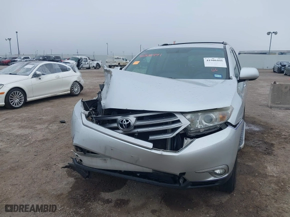 2013 Toyota Highlander Limited with VIN 5TDYK3EH3DS105986, listed as a IAAI auction lot 41506441 with 173,711 mi miles. Bid and sale history available at carsss.com. Image 13.