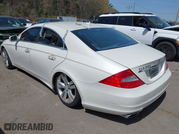 2009 Mercedes-Benz CLS 550 with VIN WDDDJ72X39A140736, listed as a IAAI auction lot 42123417 with Not provided miles and . Bid and sale history available at DreamBid. Image 3.
