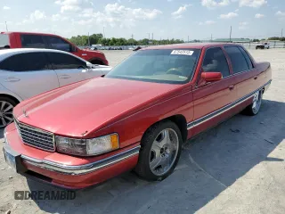 1995 Cadillac DeVille z VIN 1G6KD52B5SU263656, wystawiony jako Copart lot #83631284 z przebiegiem Nie podano mil oraz Szkoda całkowita • Salvage title. Historia ofert i sprzedaży dostępna na DreamBid. Obrazek 1.