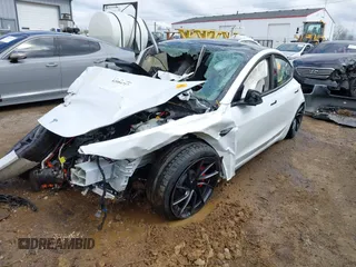 2024 Tesla Model 3 Performance z VIN 5YJ3E1ETXRF820656, wystawiony jako IAAI lot #42084717 z przebiegiem Nie podano mil oraz . Historia ofert i sprzedaży dostępna na DreamBid. Obrazek 2.