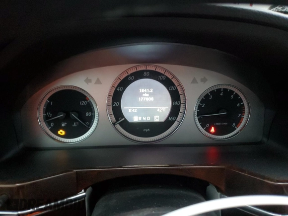 2010 Mercedes-Benz GLK 350 with VIN WDCGG8HBXAF499428, listed as a Copart auction lot 86188664 with 177,808 mi miles and Salvage Title. Bid and sale history available at DreamBid. Image 9.