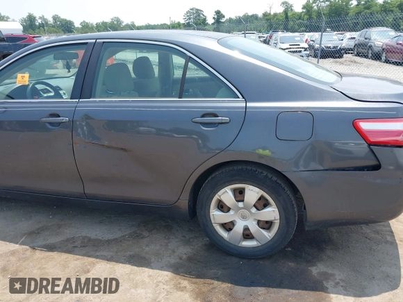 2007 Toyota Camry CE z VIN 4T1BE46K17U186575, wystawiony jako IAAI lot #42492280 z przebiegiem 184 813 mil mil oraz . Historia ofert i sprzedaży dostępna na DreamBid. Obrazek 6.