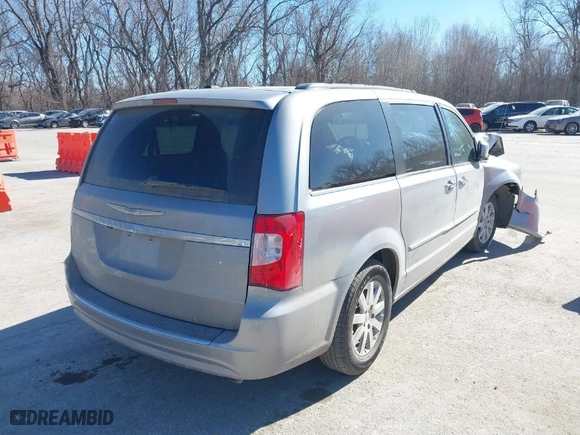2016 Chrysler Town & Country Touring with VIN 2C4RC1BG1GR207267, listed as a IAAI auction lot 38718334 with 116,565 mi miles. Bid and sale history available at carsss.com. Image 4.