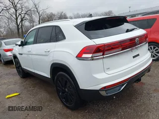 2024 Volkswagen Atlas SE с VIN 1V2KE2CA0RC251671, выставлен на аукционе IAAI как лот 41094446 с пробегом 5 323 миль миль и . История ставок и продаж доступна на DreamBid. Изображение 3.