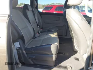 2018 Kia Sedona LX with VIN KNDMB5C15J6399953, listed as a IAAI auction lot 41472282 with 157,552 mi miles. Bid and sale history available at carsss.com. Image 8.