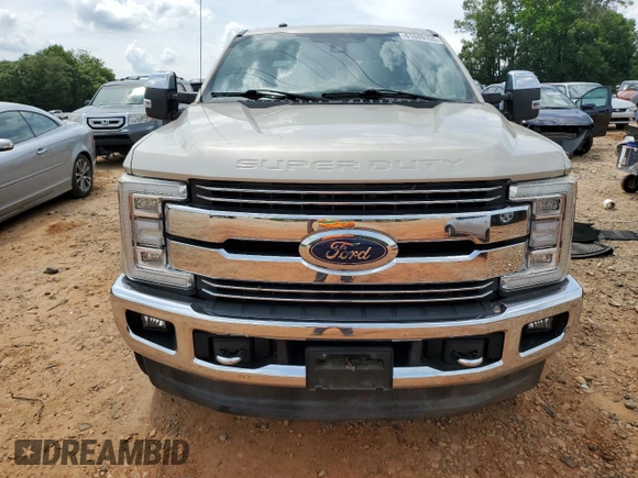 2017 Ford F-250 Lariat z VIN 1FT7W2BTXHEC94053, wystawiony jako Copart lot #61049155 z przebiegiem 57 994 mil mil oraz Szkoda całkowita • Salvage title. Historia ofert i sprzedaży dostępna na DreamBid. Obrazek 5.