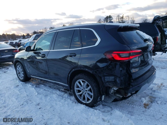 2021 BMW X5 xDrive40i with VIN 5UXCR6C06M9H35683, listed as a Copart auction lot 87386054 with 33,331 mi miles and Salvage Title. Bid and sale history available at carsss.com. Image 2.