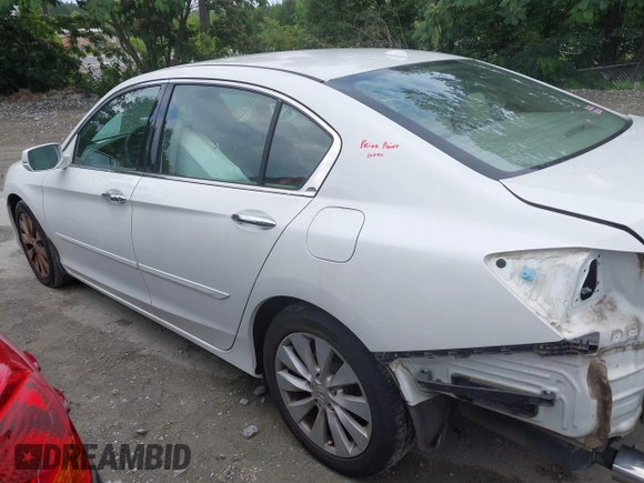 2013 Honda Accord Touring z VIN 1HGCR3F9XDA032241, wystawiony jako IAAI lot #42354887 z przebiegiem 152 067 mil mil oraz . Historia ofert i sprzedaży dostępna na DreamBid. Obrazek 14.