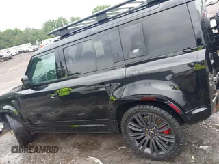 2020 Land Rover Defender X z VIN SALEXEEU9L2030559, wystawiony jako IAAI lot #42323334 z przebiegiem 41 325 mil mil oraz . Historia ofert i sprzedaży dostępna na DreamBid. Obrazek 15.
