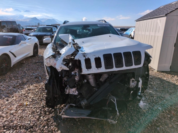 2019 Jeep Cherokee Latitude Plus with VIN 1C4PJMLBXKD477983, listed as a Copart auction lot 45581535 with 88,328 mi miles and Non Repairable. Bid and sale history available at carsss.com. Image 5.