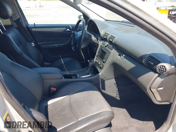 2001 Mercedes-Benz C 230/260/280/320 with VIN WDBRF61J41F104908, listed as a IAAI auction lot 42003924 with Not Provided miles and . Bid and sale history available at DreamBid. Image 5.