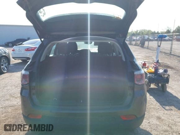 2020 Jeep Compass Sport z VIN 3C4NJCAB9LT220023, wystawiony jako IAAI lot #41999428 z przebiegiem 83 374 mil mil oraz . Historia ofert i sprzedaży dostępna na DreamBid. Obrazek 16.