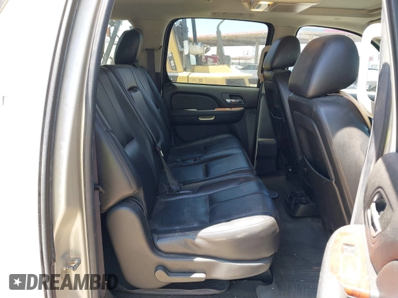 2013 Chevrolet Suburban LT with VIN 1GNSKJE70DR127208, listed as a IAAI auction lot 42285279 with 295,930 mi miles and . Bid and sale history available at DreamBid. Image 8.