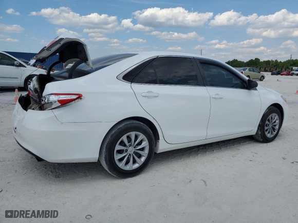 2015 Toyota Camry XLE with VIN 4T1BF1FK5FU989559, listed as a Copart auction lot 50803795 with 211,797 mi miles and Salvage Title. Bid and sale history available at carsss.com. Image 3.