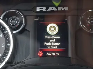 2021 Ram 1500 Big Horn z VIN 1C6RREFG1MN532758, wystawiony jako IAAI lot #41395774 z przebiegiem 66 750 mil mil oraz . Historia ofert i sprzedaży dostępna na DreamBid. Obrazek 14.