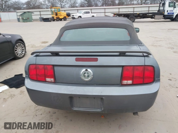 2006 Ford Mustang Standard with VIN 1ZVFT84N565190246, listed as a IAAI auction lot 41532901 with 209,885 mi miles and . Bid and sale history available at carsss.com. Image 17.