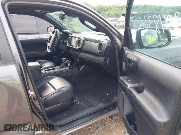 2021 Toyota Tacoma SR с VIN 5TFCZ5AN8MX266972, выставлен на аукционе IAAI как лот 42511666 с пробегом 56 378 миль миль и . История ставок и продаж доступна на DreamBid. Изображение 5.