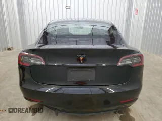 2022 Tesla Model 3 z VIN 5YJ3E1EA1NF188851, wystawiony jako Copart lot #59259325 z przebiegiem 142 223 mil mil oraz Czysty tytuł • Clean title. Historia ofert i sprzedaży dostępna na DreamBid. Obrazek 6.