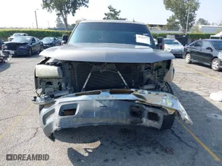 2007 Chevrolet Silverado 2500HD Classic LT3 with VIN 1GCHK23D07F175475, listed as a IAAI auction lot 40584772 with 253,562 mi miles. Bid and sale history available at carsss.com. Image 12.