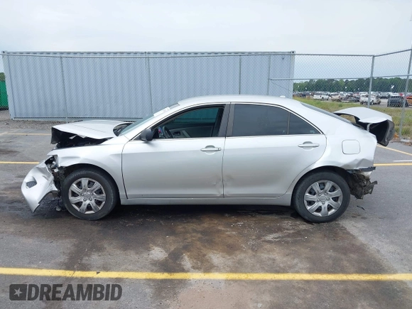 2011 Toyota Camry LE z VIN 4T1BF3EK1BU209614, wystawiony jako IAAI lot #42193388 z przebiegiem 197 732 mil mil oraz . Historia ofert i sprzedaży dostępna na DreamBid. Obrazek 14.