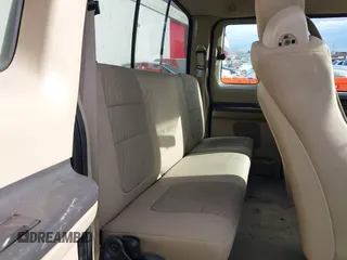 2006 Ford F-250 XL z VIN 1FTSX21PX6EA95609, wystawiony jako IAAI lot #40784632 z przebiegiem 248 193 mil mil oraz . Historia ofert i sprzedaży dostępna na DreamBid. Obrazek 8.