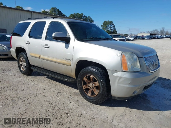 2007 GMC Yukon SLE w/3SA with VIN 1GKFC13C57R317747, listed as a IAAI auction lot 41628540 with 204,705 mi miles. Bid and sale history available at carsss.com. Image 1.