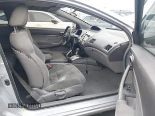 2009 Honda Civic Cpe LX with VIN 2HGFG12669H524342, listed as a IAAI auction lot 42061391 with 162,369 mi miles. Bid and sale history available at carsss.com. Image 5.