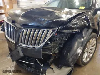 2011 Lincoln MKX with VIN 2LMDJ8JK0BBJ07032, listed as a IAAI auction lot 41866897 with 232,796 mi miles. Bid and sale history available at carsss.com. Image 6.