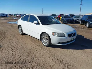 2010 Volvo S40 z VIN YV1382MSXA2510921, wystawiony jako IAAI lot #41227474 z przebiegiem 148 929 mil mil oraz . Historia ofert i sprzedaży dostępna na DreamBid. Obrazek 1.