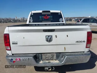 2014 Ram 1500 Big Horn z VIN 1C6RR7GG7ES104383, wystawiony jako IAAI lot #41690102 z przebiegiem 161 883 mil mil oraz . Historia ofert i sprzedaży dostępna na DreamBid. Obrazek 16.