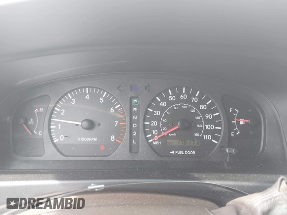 2000 Toyota Sienna LE z VIN 4T3ZF13C4YU309866, wystawiony jako IAAI lot #42184370 z przebiegiem 176 171 mil mil oraz . Historia ofert i sprzedaży dostępna na DreamBid. Obrazek 7.