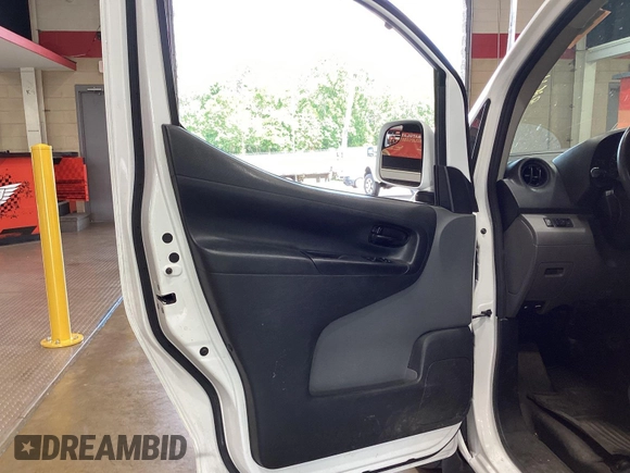 2018 Nissan NV200 S with VIN 3N6CM0KN0JK690589, listed as a IAAI auction lot 42575784 with 163,731 mi miles and . Bid and sale history available at DreamBid. Image 2.