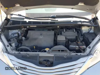 2015 Toyota Sienna LE AAS with VIN 5TDKK3DC5FS642583, listed as a IAAI auction lot 42110445 with 61,668 mi miles. Bid and sale history available at carsss.com. Image 10.