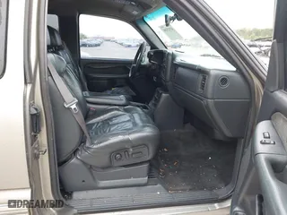 2000 Chevrolet Silverado 1500 LS with VIN 1GCEK19T5YE324384, listed as a IAAI auction lot 41925208 with 226,403 mi miles. Bid and sale history available at carsss.com. Image 5.