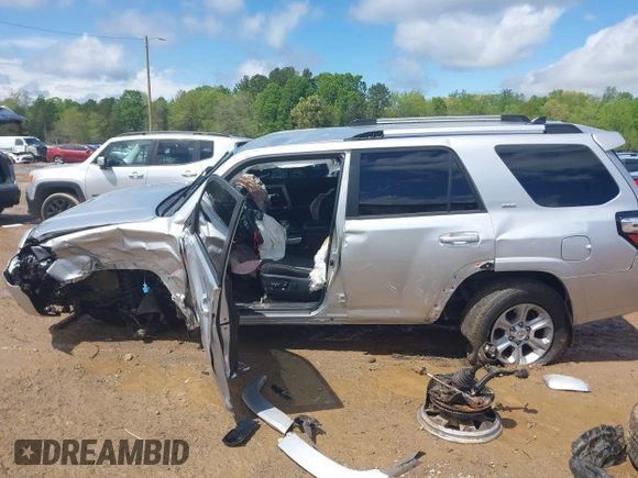 2021 Toyota 4Runner SR5 с VIN JTEMU5JR6M5885762, выставлен на аукционе IAAI как лот 42023275 с пробегом 113 140 миль миль и . История ставок и продаж доступна на DreamBid. Изображение 14.