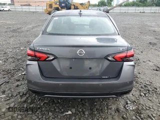 2021 Nissan Versa SV z VIN 3N1CN8EV7ML821786, wystawiony jako Copart lot #56646685 z przebiegiem 73 121 mil mil oraz Szkoda całkowita • Salvage title. Historia ofert i sprzedaży dostępna na DreamBid. Obrazek 6.