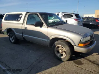 2000 Chevrolet S-10 LS with VIN 1GCCS1444YK108860, listed as a Copart auction lot 85154724 with 378,810 mi miles and Clean Title. Bid and sale history available at carsss.com. Image 4.
