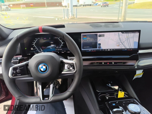 2024 BMW i5 M60 z VIN WBY43FK05RCR29359, wystawiony jako Copart lot #77178394 z przebiegiem 45 mil mil oraz Szkoda całkowita • Salvage title. Historia ofert i sprzedaży dostępna na DreamBid. Obrazek 9.