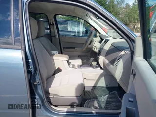 2011 Ford Escape Hybrid z VIN 1FMCU5K37BKB86287, wystawiony jako IAAI lot #42683149 z przebiegiem 151 972 mil mil oraz . Historia ofert i sprzedaży dostępna na DreamBid. Obrazek 5.