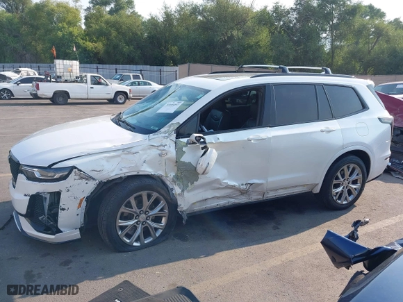 2020 Cadillac XT6 AWD Sport with VIN 1GYKPGRS5LZ115883, listed as a IAAI auction lot 39995097 with 68,589 mi miles. Bid and sale history available at carsss.com. Image 14.