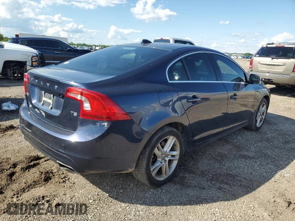 2014 Volvo S60 T5 z VIN YV1612FS5E1296303, wystawiony jako Copart lot #56480725 z przebiegiem 52 318 mil mil oraz Szkody całkowita. Historia ofert i sprzedaży dostępna na DreamBid. Obrazek 3.