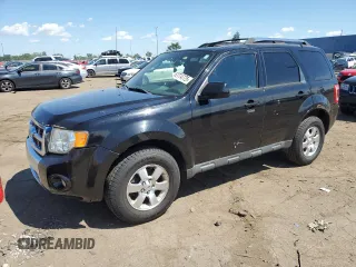 2012 Ford Escape Limited z VIN 1FMCU9EG7CKA51821, wystawiony jako Copart lot #62774775 z przebiegiem 176 343 mil mil oraz Czysty tytuł • Clean title. Historia ofert i sprzedaży dostępna na DreamBid. Obrazek 1.