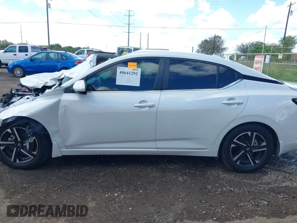 2024 Nissan Sentra SV with VIN 3N1AB8CV5RY267743, listed as a IAAI auction lot 40641292 with 19,272 mi miles and . Bid and sale history available at DreamBid. Image 13.